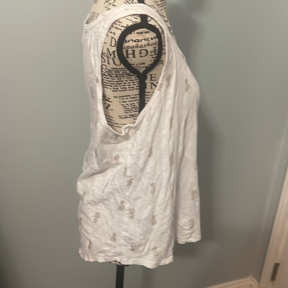 Old Navy Tank Top Large White with Pineapples - Picture 2 of 3